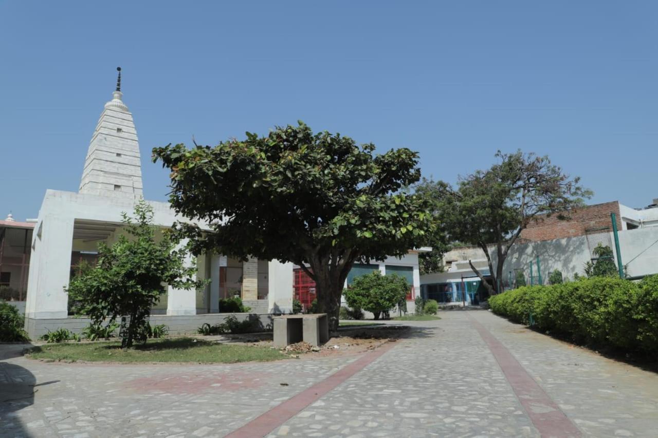 Radha Madhav Ashram Vrindavan Vrindāvan Exterior foto