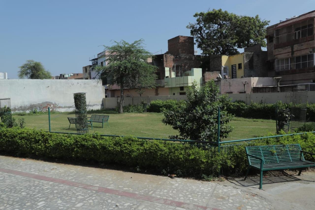 Radha Madhav Ashram Vrindavan Vrindāvan Exterior foto